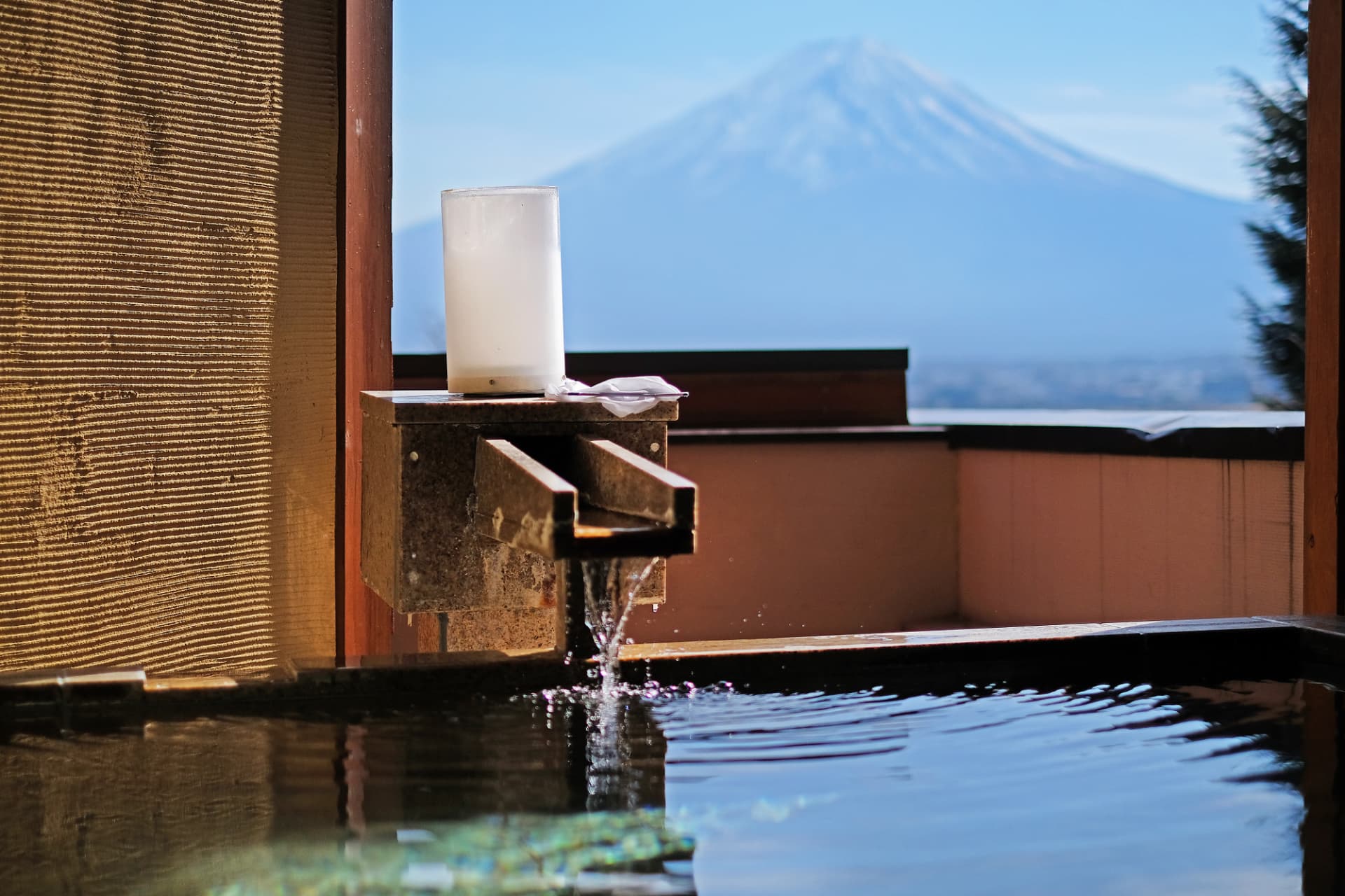 Onsen with a view of Mount Fuji